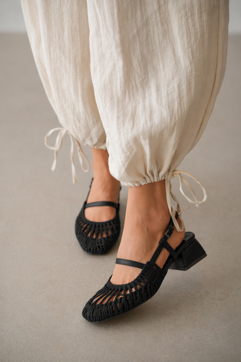Yara Sandal - Black
