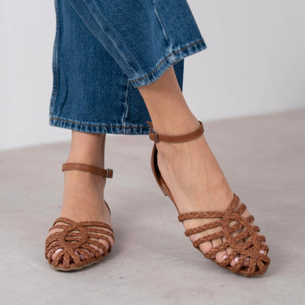 Amira Sandal - Taba