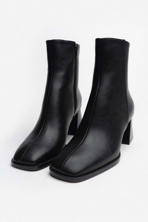 darelis boot - black