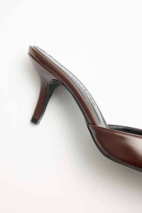 Sara Heel - Brown