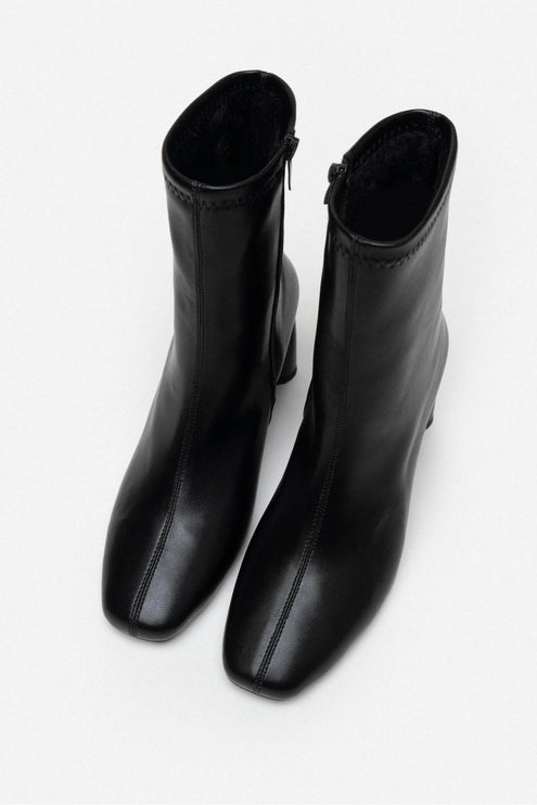 Mirai boot - black