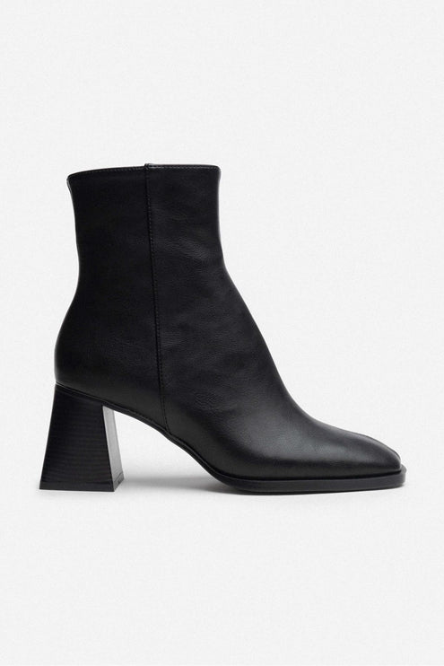 darelis boot - black