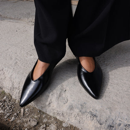 Sondos Babet - Black
