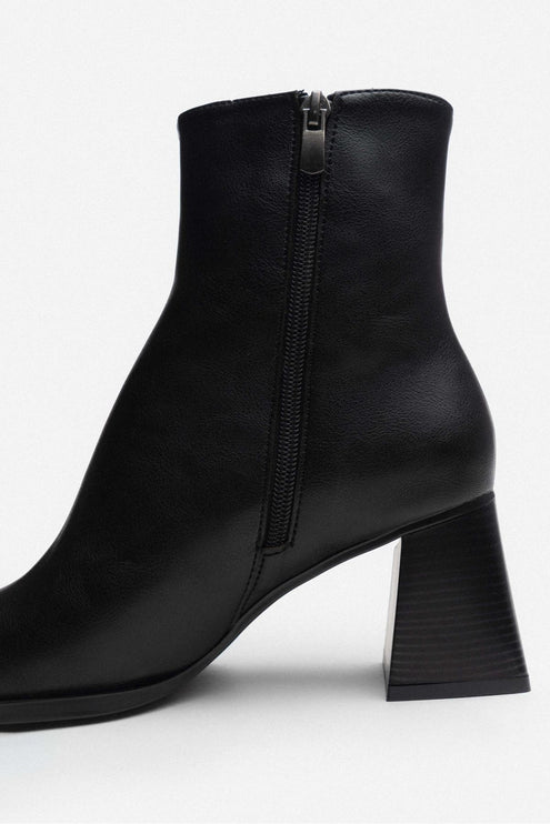 darelis boot - black