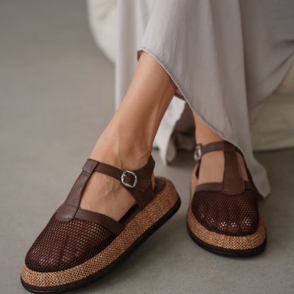 Roma Sandal - Brown