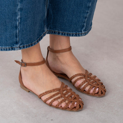 Amira Sandal - Taba