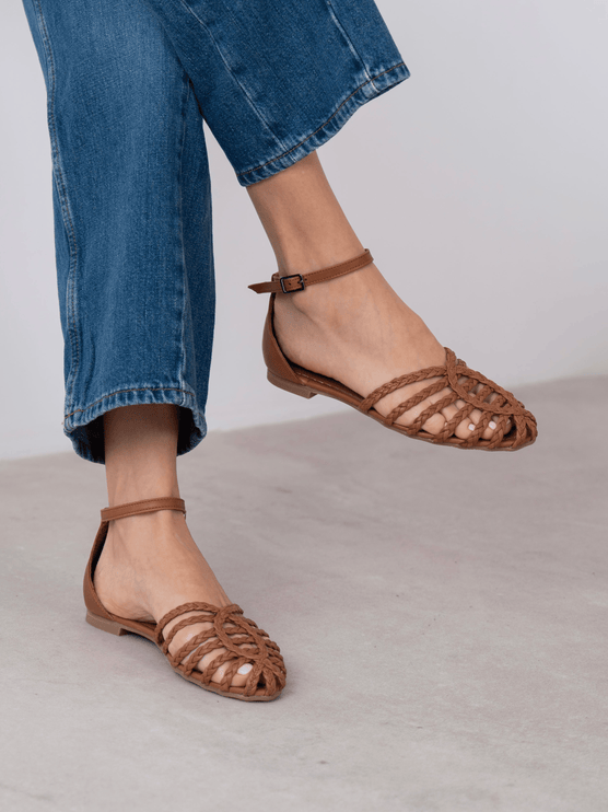 Amira Sandal - Taba